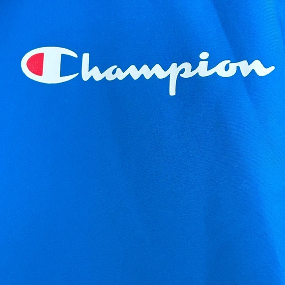 Champion Packable Jacket Script
Logo Pullover size Medium NWOT (unisex)
Blue - Picture 5 of 9